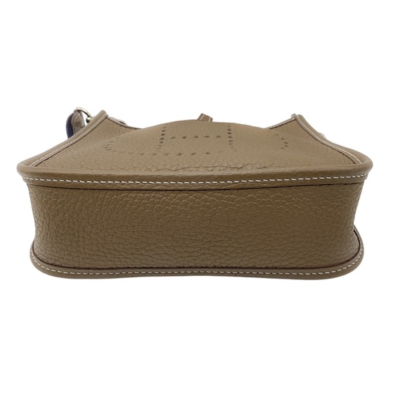 HERMES TAUPE EVELYNE TPM 16 LEATHER HANDBAG - Picture 6 of 14